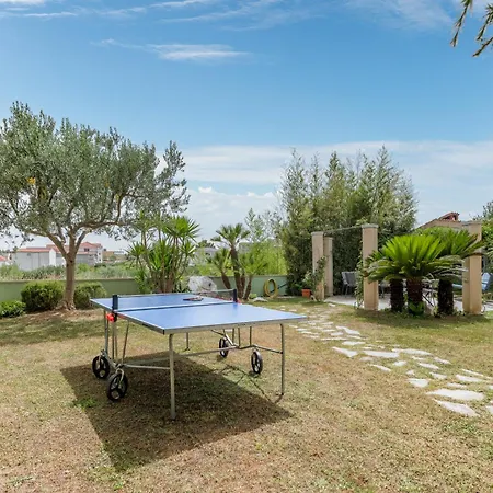 Blue Dolphin - Private Indoor Pool, Jacuzzi, Garden Διαμέρισμα *