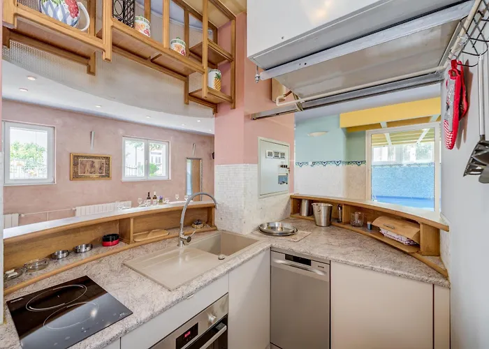 Apartamento Blue Dolphin - Private Indoor Pool, Jacuzzi, Garden