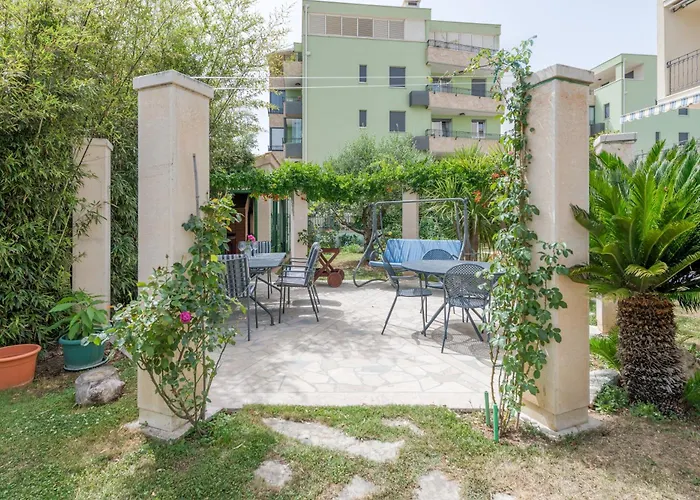 Blue Dolphin - Private Indoor Pool, Jacuzzi, Garden * Split