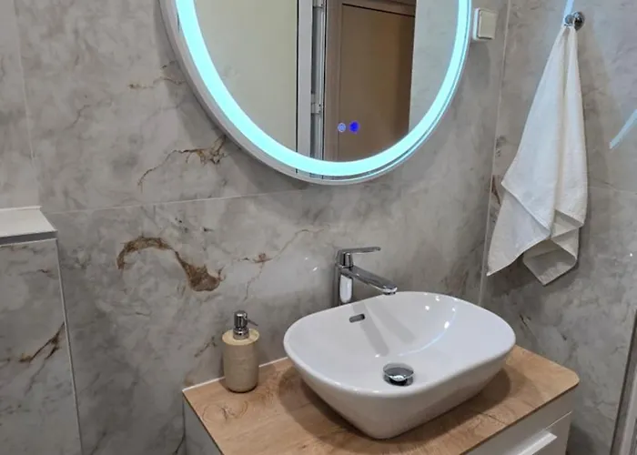 Apartamento Blue Dolphin - Private Indoor Pool, Jacuzzi, Garden *