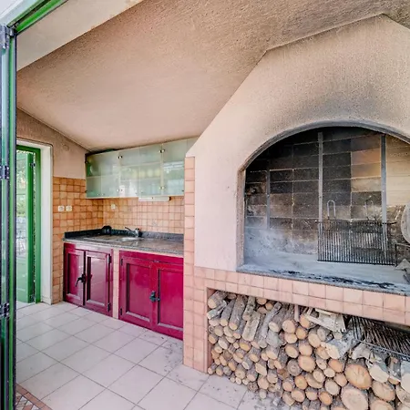 Apartment Blue Dolphin - Private Indoor Pool, Jacuzzi, Garden *