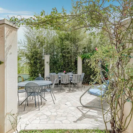 דירה Blue Dolphin - Private Indoor Pool, Jacuzzi, Garden ספליט