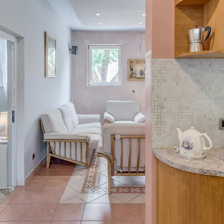 דירה Blue Dolphin - Private Indoor Pool, Jacuzzi, Garden