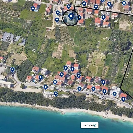 Apartment Blue Dolphin - Private Indoor Pool, Jacuzzi, Garden Split
