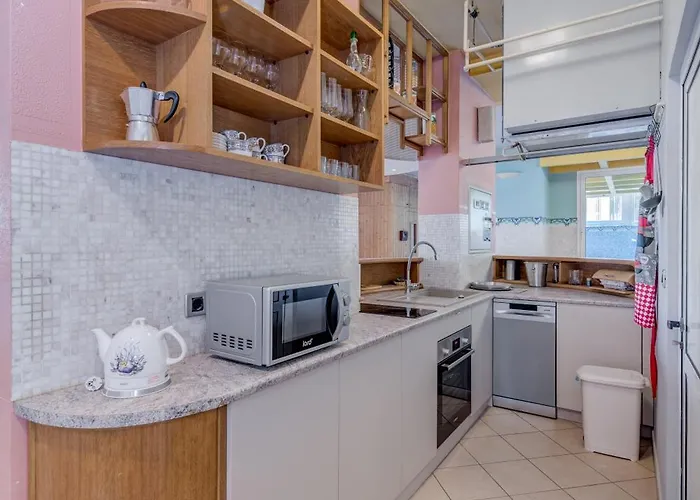 Blue Dolphin - Private Indoor Pool, Jacuzzi, Garden 아파트 스플리트