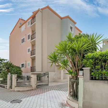 Blue Dolphin - Private Indoor Pool, Jacuzzi, Garden * Split