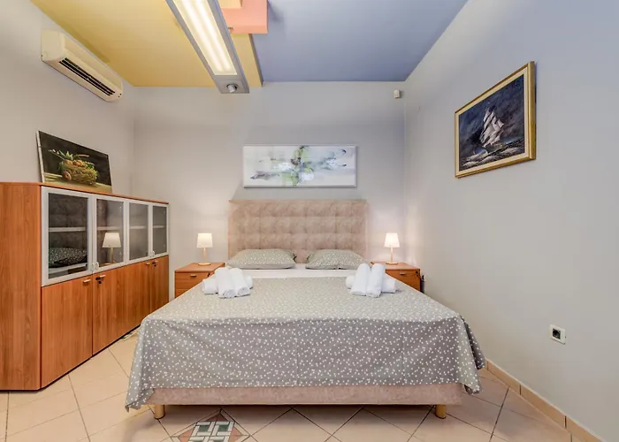 Blue Dolphin - Private Indoor Pool, Jacuzzi, Garden * Split